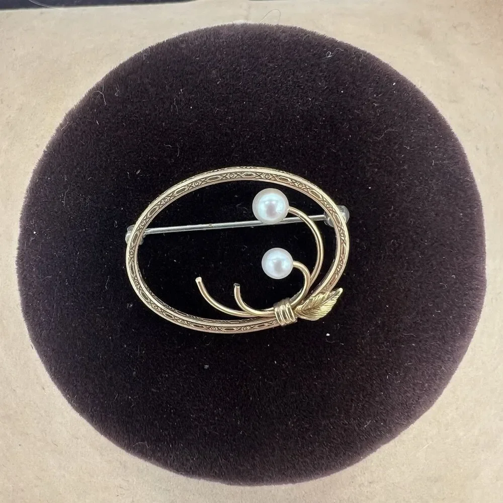 VINTAGE KREMENTZ HANDCRAFTED OVAL GOLD TONE LEAF REAL CULTURED PEARLS BROOCH
